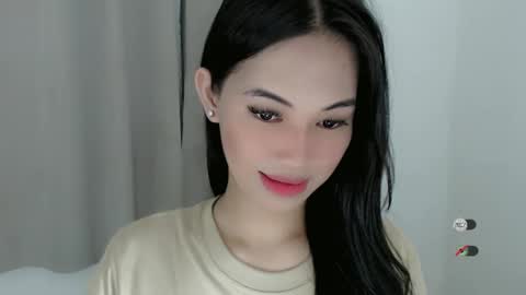 Snapshot of juny_lanyy chatting on December 2024 03:22:02 PM Julia online show from December 2024 03:22:02 PM