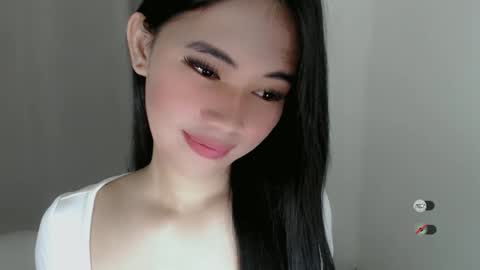 Snapshot of juny_lanyy chatting on February 2025 12:05:02 PM Julia online show from February 2025 12:05:02 PM