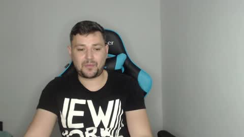 Snapshot of just_a_nice_guy_27 chatting on February 2025 09:46:01 PM Alex online show from February 2025 09:46:01 PM