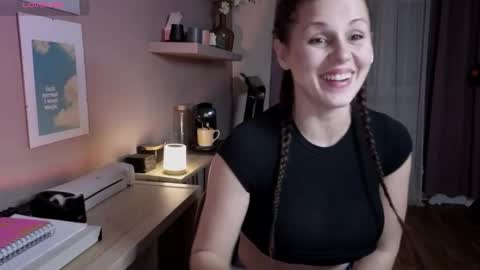 Snapshot of just_honey4u chatting on September 2025 08:42:02 PM just_honey4u online show from September 2025 08:42:02 PM