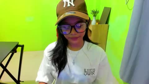 just_julie02 online show from March 2026 08:39:01 AM