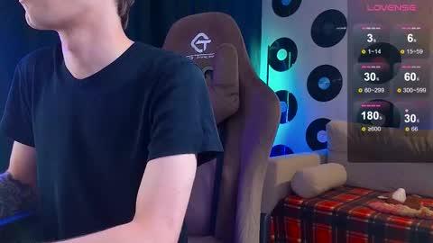 Samuel online show from October 2025 07:05:01 PM