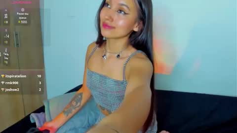 Soffy  online show from February 2025 04:36:01 AM