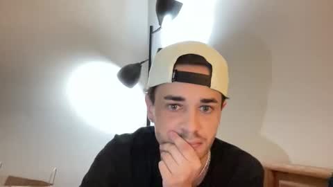 Snapshot of justask8 chatting on April 2026 04:57:01 AM J online show from April 2026 04:57:01 AM