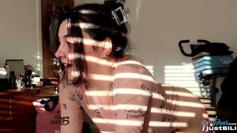 Billie  B  William online show from January 2025 10:08:01 AM