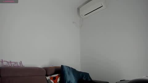 Chloe online show from October 2025 06:02:02 AM