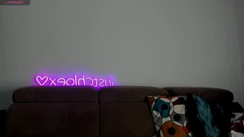 Chloe online show from October 2025 07:09:02 AM