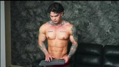 Snapshot of justin_clark1 chatting on May 2026 03:58:01 AM justin clark1 online show from May 2026 03:58:01 AM