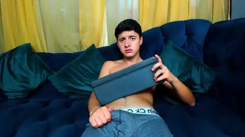 Snapshot of justin_ortiz chatting on June 2026 10:30:01 PM Justin Ortiz online show from June 2026 10:30:01 PM