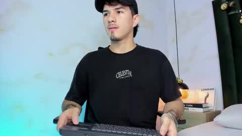 Justin online show from December 2025 07:31:01 PM