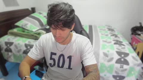 Snapshot of justin_stark1 chatting on February 2025 11:53:02 PM Diego online show from February 2025 11:53:02 PM
