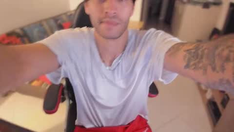 Snapshot of justin_stark1 chatting on November 2025 10:42:02 PM Diego online show from November 2025 10:42:02 PM