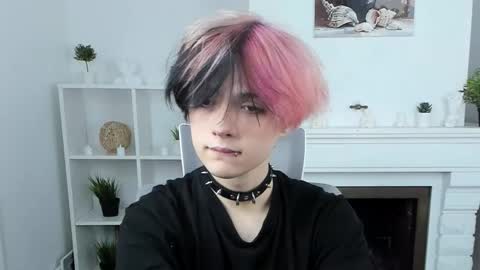 JUSTIN online show from September 2025 08:36:01 PM