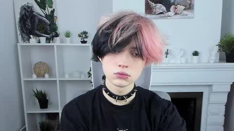 JUSTIN online show from October 2025 12:15:02 PM