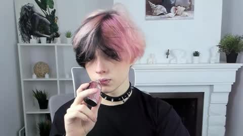 JUSTIN online show from October 2025 12:26:01 PM