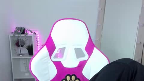 JUSTIN online show from October 2025 09:32:02 AM