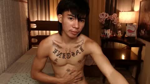 Snapshot of justine_hunk chatting on January 2025 01:05:02 AM justine_hunk online show from January 2025 01:05:02 AM