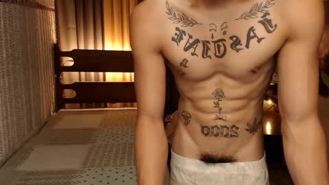 Snapshot of justine_hunk chatting on January 2025 05:32:01 AM justine_hunk online show from January 2025 05:32:01 AM