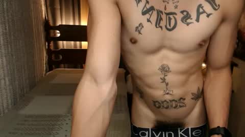 Snapshot of justine_hunk chatting on February 2025 08:33:02 AM justine_hunk online show from February 2025 08:33:02 AM
