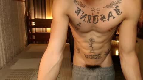 Snapshot of justine_hunk chatting on March 2025 04:07:01 AM justine_hunk online show from March 2025 04:07:01 AM