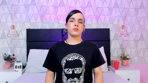 Justine online show from April 2026 04:04:02 AM