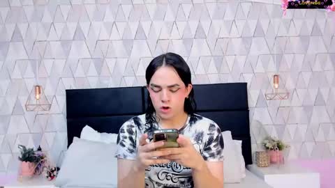 Justine online show from April 2026 04:28:02 AM