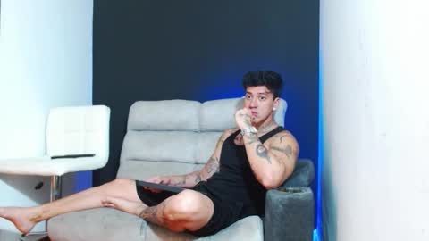 justinfuller_31 online show from March 2026 07:33:01 PM