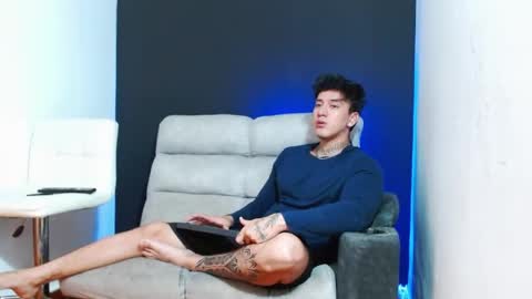 justinfuller_31 online show from April 2026 11:22:02 PM