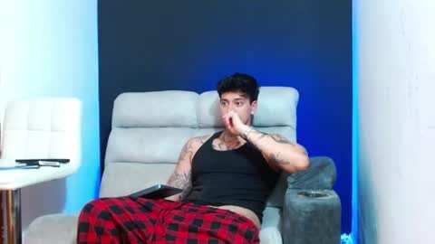 justinfuller_31 online show from April 2026 08:57:02 PM