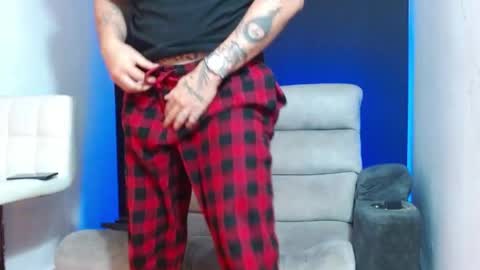 justinfuller_31 online show from May 2026 05:21:02 PM