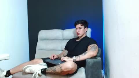 justinfuller_31 online show from June 2026 09:14:02 PM