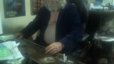 justmeohio online show from October 2025 02:48:02 AM