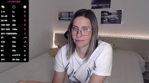 Julie online show from October 2025 04:19:02 PM