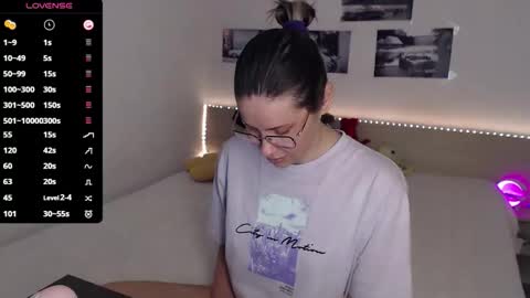 Julie online show from April 2026 04:09:01 PM