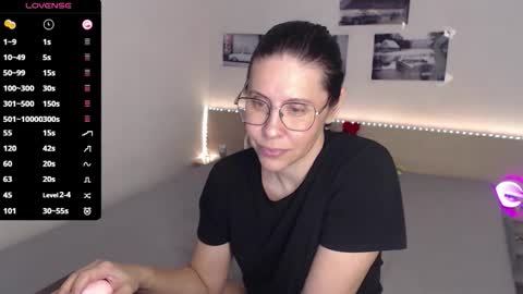 Julie online show from May 2026 04:15:02 PM