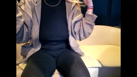 Ana online show from September 2025 05:01:02 AM