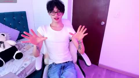 juuli_ross_ online show from March 2025 05:38:02 PM