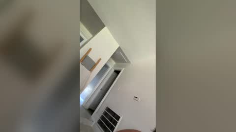 jveezy9575 online show from March 2026 04:35:01 PM