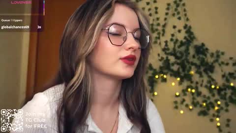 Tate online show from October 2025 07:30:01 AM