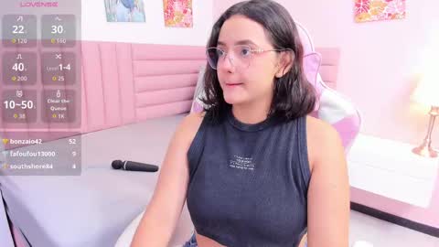 Kyelie online show from October 2025 07:35:02 PM