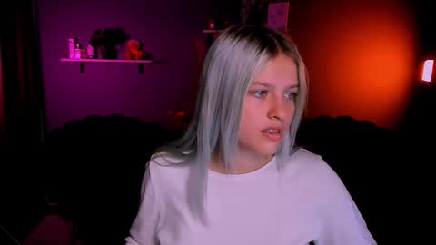 kaela_spell_ online show from October 2025 01:03:02 PM