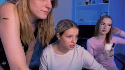 kaela_spell_ online show from November 2025 09:25:02 PM