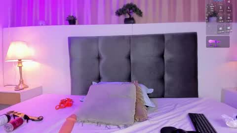 Snapshot of kai_riptide chatting on October 2025 09:06:01 PM Kai online show from October 2025 09:06:01 PM