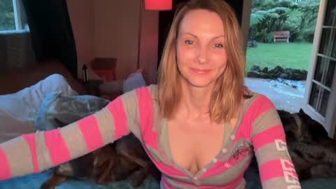 Kailee Smile online show from March 2026 04:29:04 AM