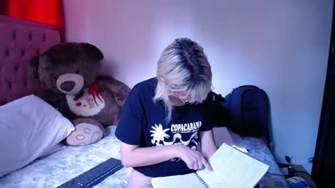 Snapshot of kaira111 chatting on November 2025 11:54:01 AM kaira111 online show from November 2025 11:54:01 AM