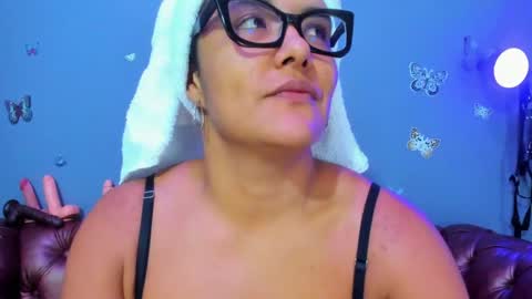kaira_mosse_ online show from April 2026 12:00:01 PM