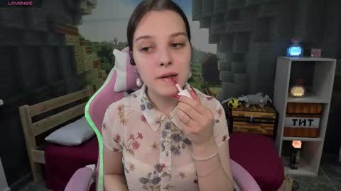 Snapshot of kaisajenner chatting on October 2025 06:14:01 AM Kaisa online show from October 2025 06:14:01 AM