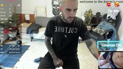 kaiser679 online show from April 2026 07:27:01 PM