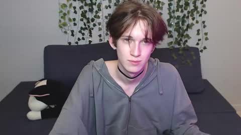 slutkai online show from October 2025 07:44:01 PM