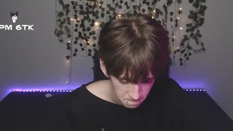 slutkai online show from October 2025 09:00:02 PM